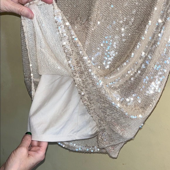 Wild Fable lined bell sleeve  Sequin Long Sleeve Dress - Picture 4 of 5